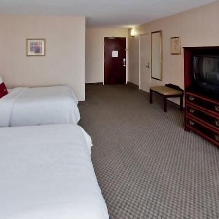 Hotel I-64 Richmond Dumbarton Eksteriør billede