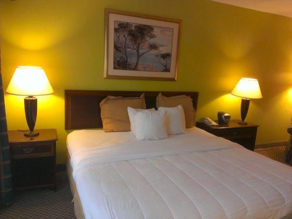 Hotel I-64 Richmond Dumbarton Eksteriør billede