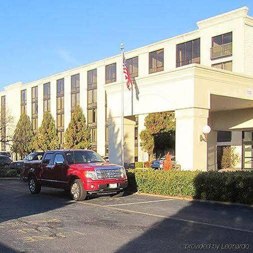 Hotel I-64 Richmond Dumbarton Eksteriør billede